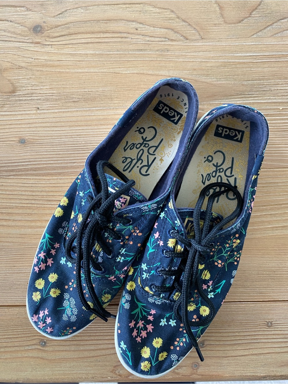 Keds rifle and company black canvas Sneakers Yellow, Pink & Green Floral sz 6.5